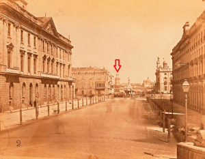 Una de las escasas fotografías de Barcelona en la que aún se puede apreciar la Torre de Sant Joan